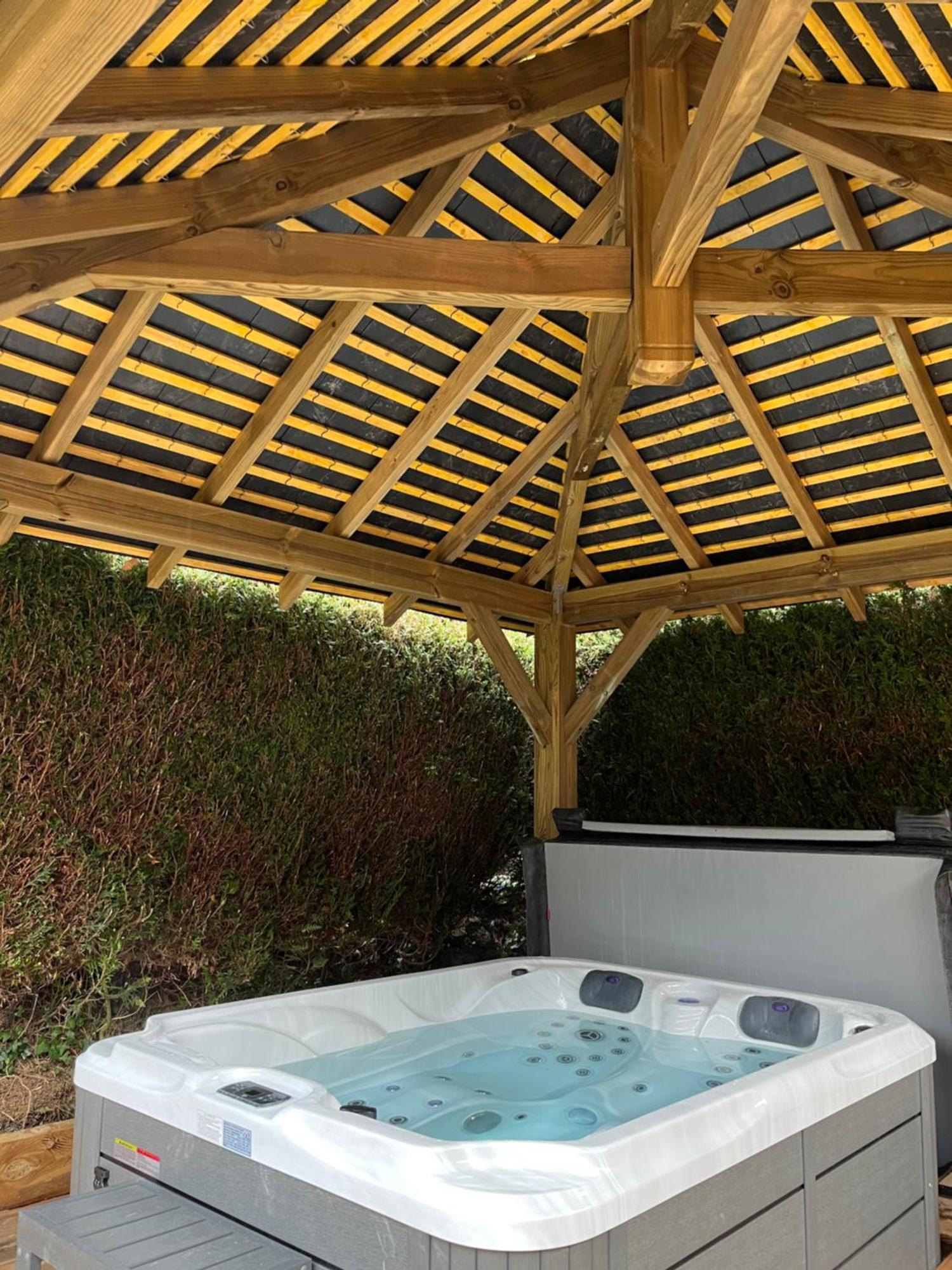 Domaine Du Gros Chene - Terrasses Avec Jacuzzis Privatifs Apartment Ablon Luaran gambar