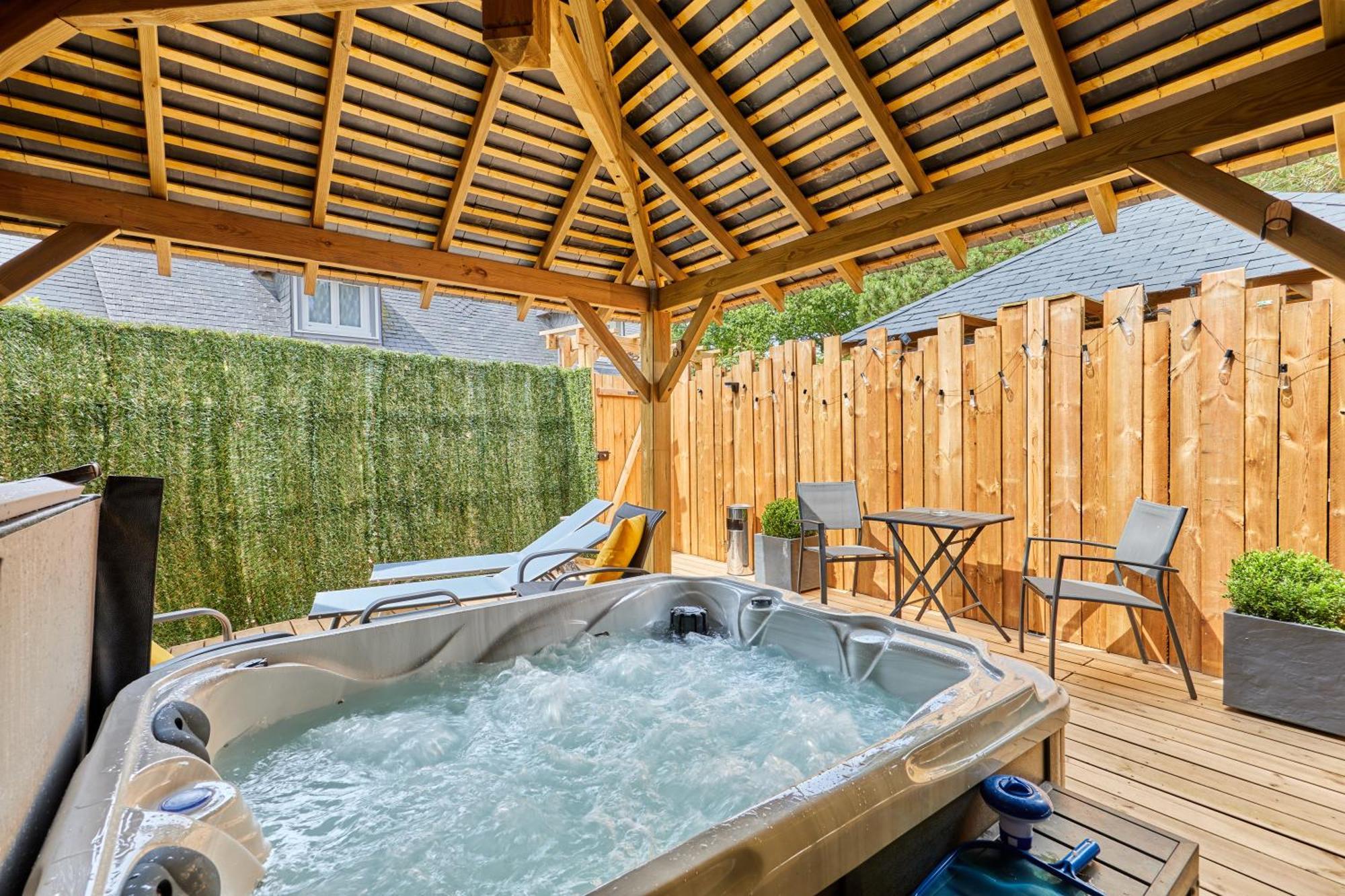 Domaine Du Gros Chene - Terrasses Avec Jacuzzis Privatifs Apartment Ablon Luaran gambar