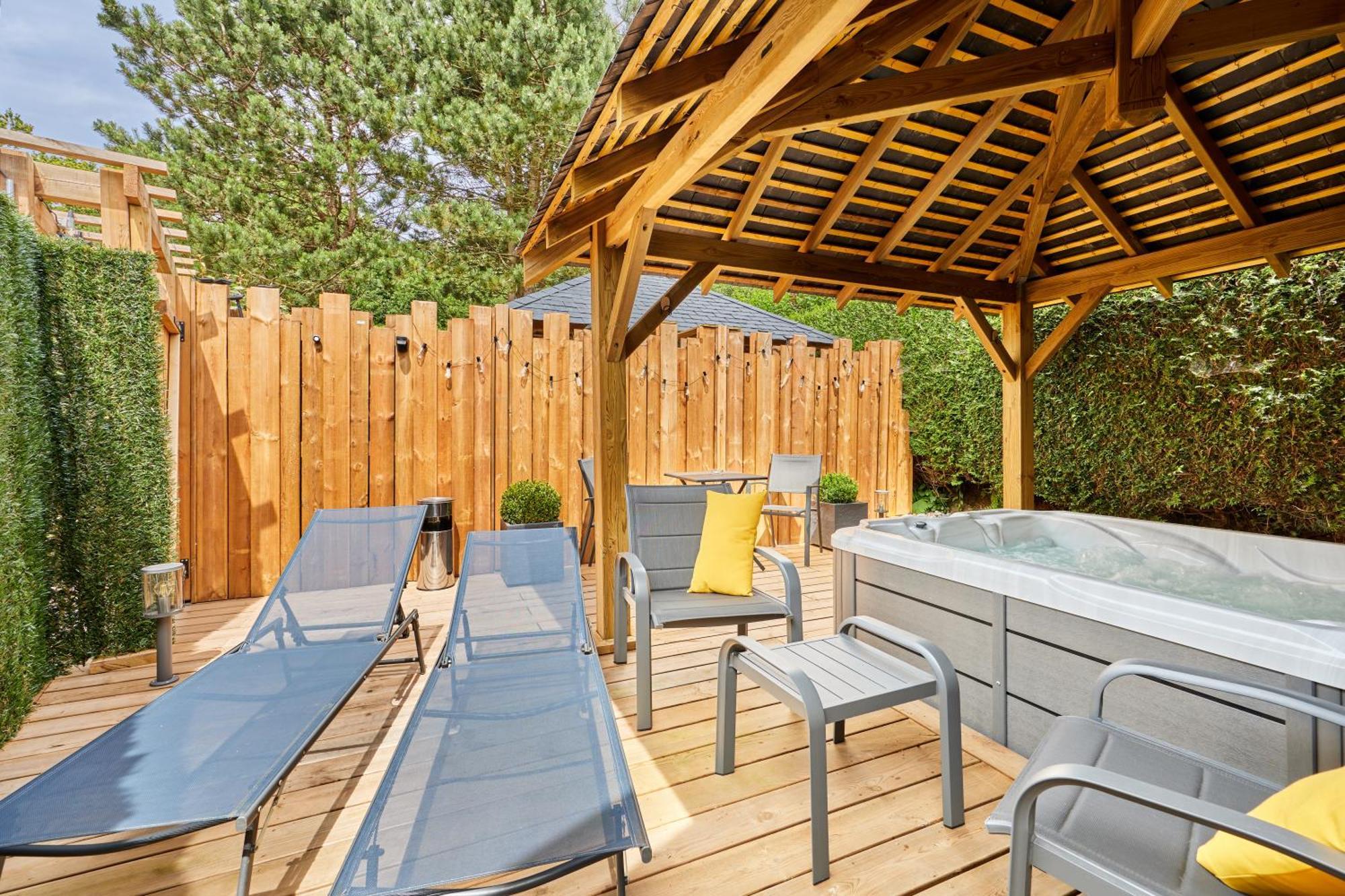 Domaine Du Gros Chene - Terrasses Avec Jacuzzis Privatifs Apartment Ablon Luaran gambar