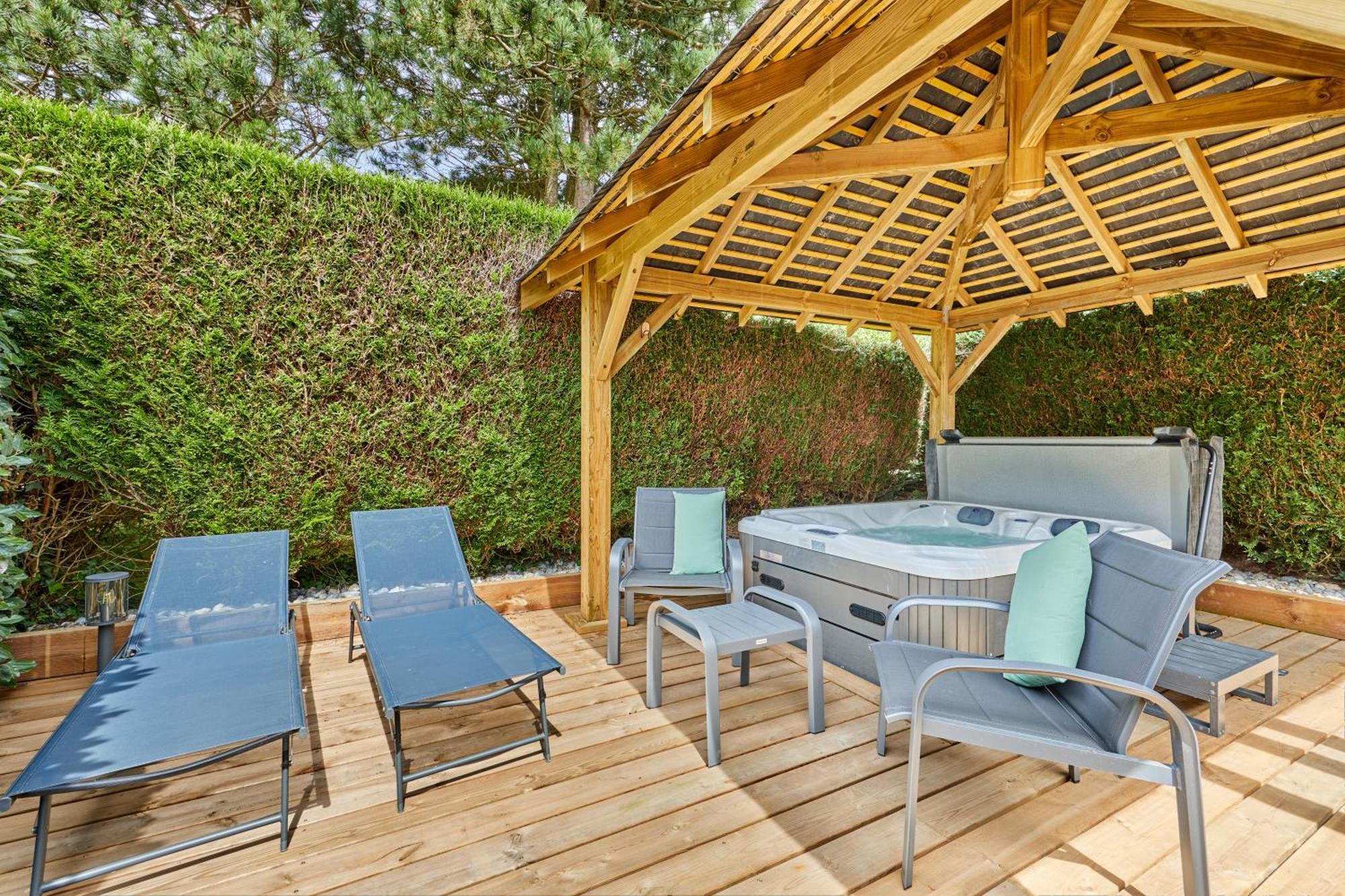 Domaine Du Gros Chene - Terrasses Avec Jacuzzis Privatifs Apartment Ablon Luaran gambar